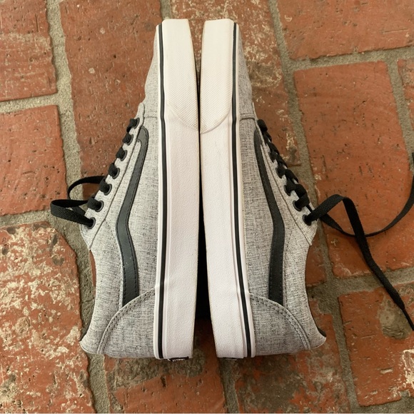 Like New Men’s Vans- a few tiny dirt marks but other than that look brand new! - Picture 2 of 4